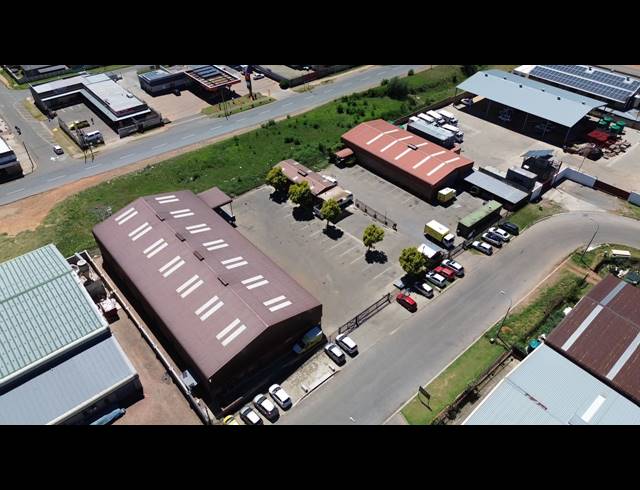 1,625M² WAREHOUSE FOR SALE IN RAND LEASE
